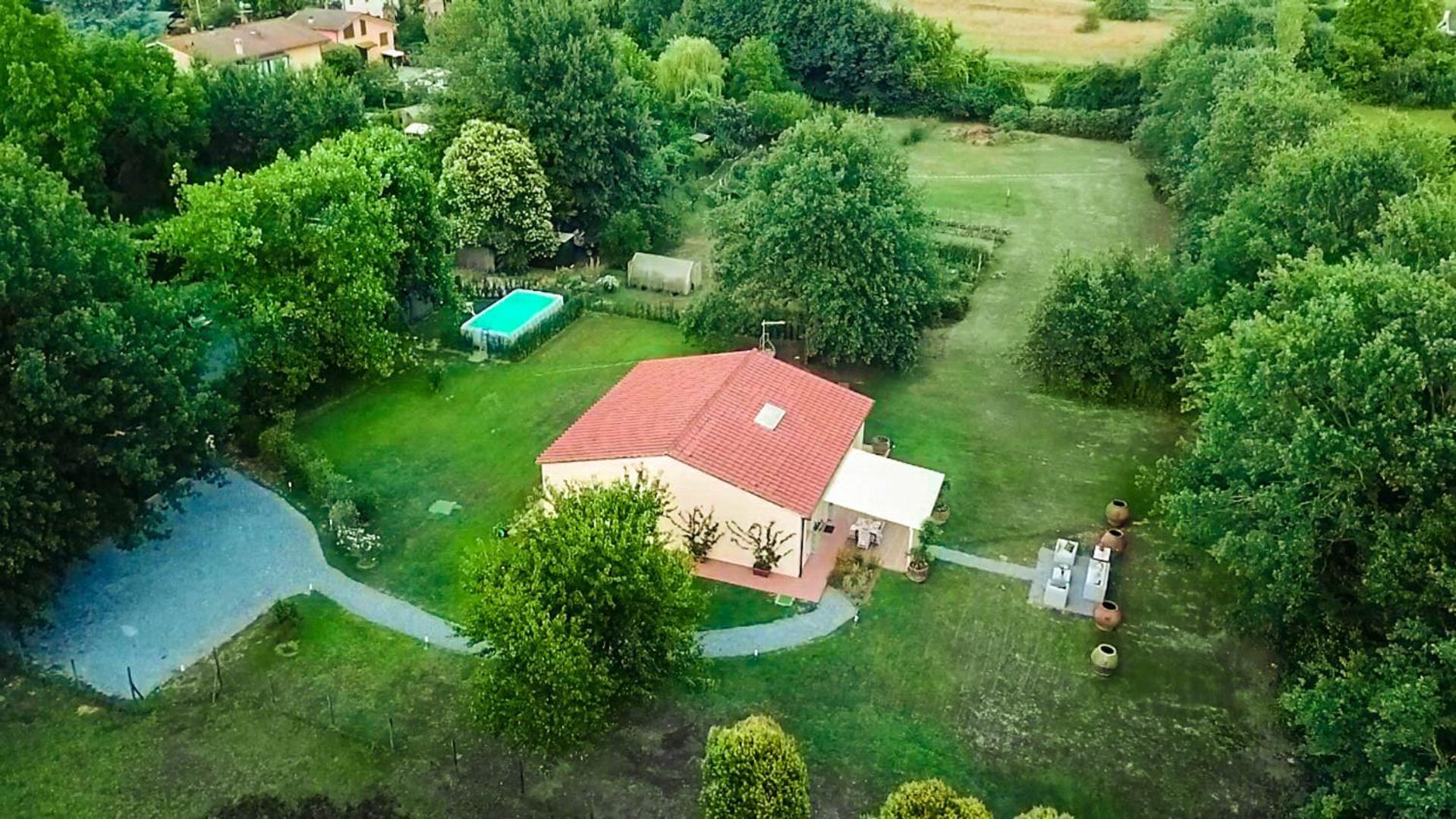 Villa Bassotta, A Charming Cottage Lucca Eksteriør billede