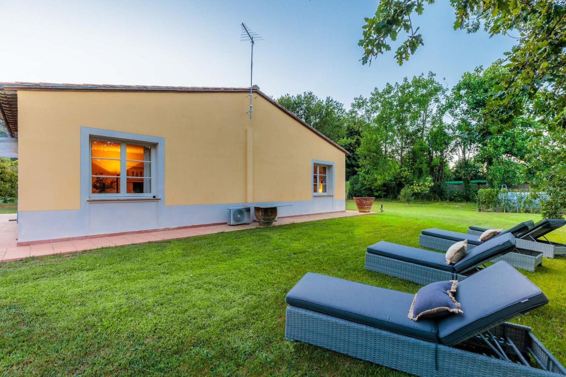 Villa Bassotta, A Charming Cottage Lucca Eksteriør billede